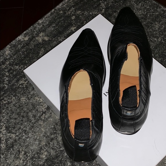 Shoes - Picture 5 of 6